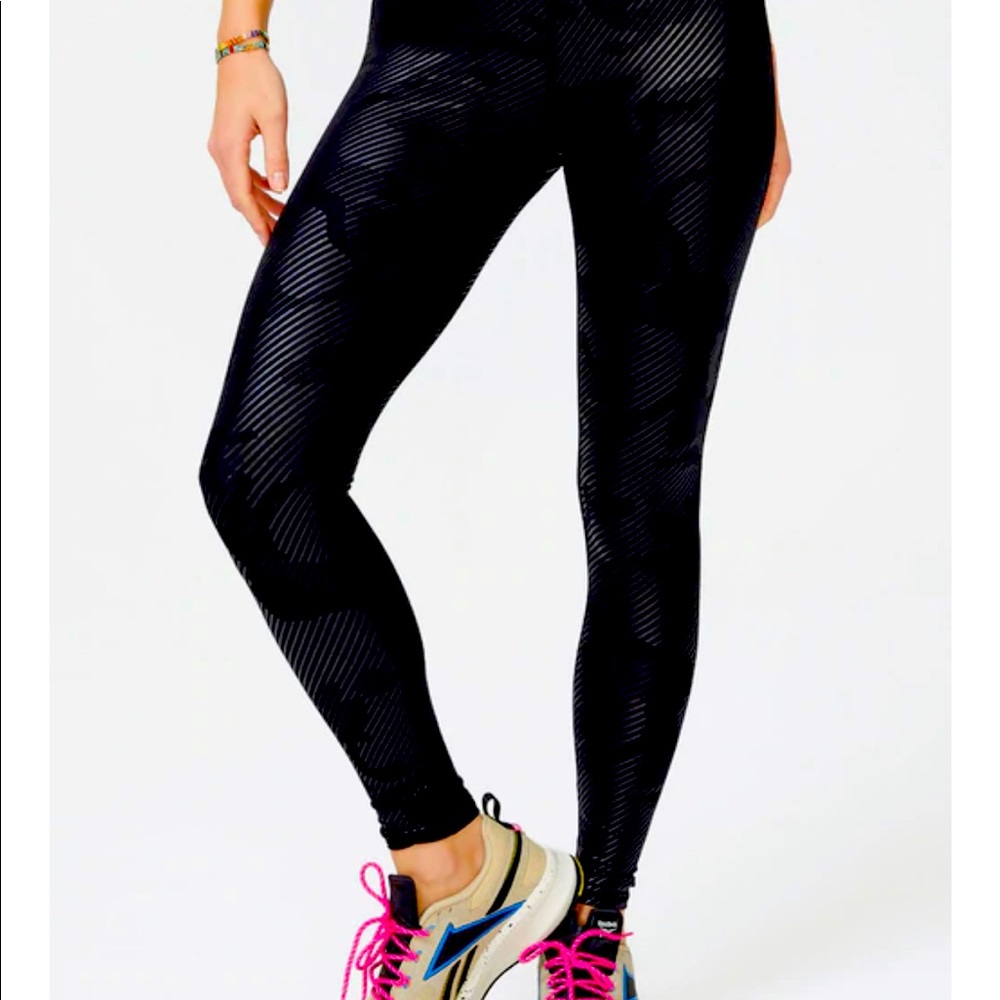 Terez tonal foil leggings, light weight high compression